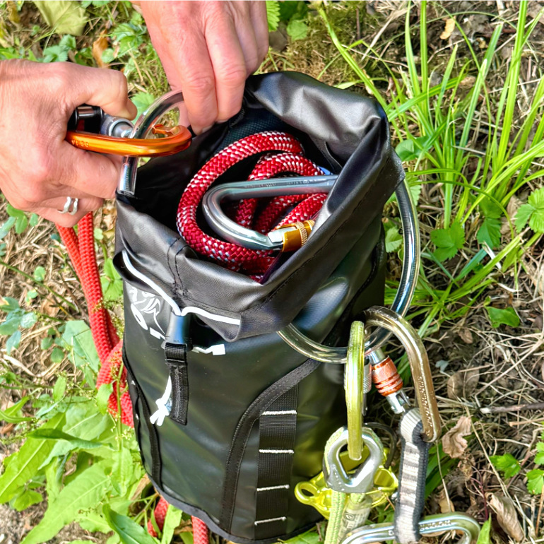 mit zwei inneren Materialschlaufen: DMM Tool Bag 6l